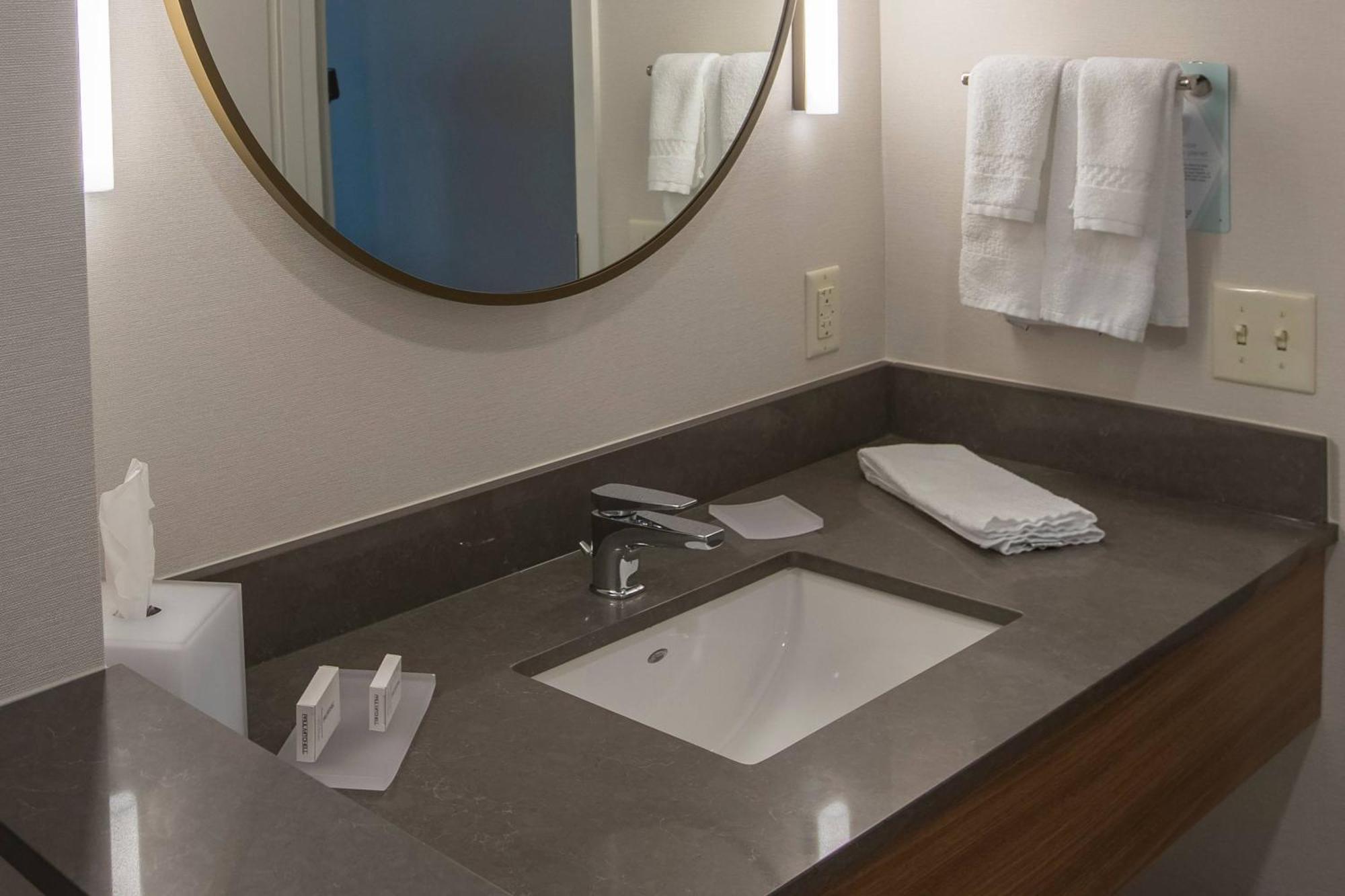Fairfield Inn & Suites By Marriott Philadelphia Valley Forge/Great Valley Berwyn Экстерьер фото